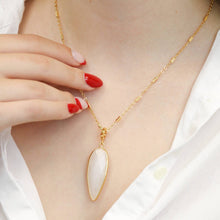 Load image into Gallery viewer, Lilly Necklace